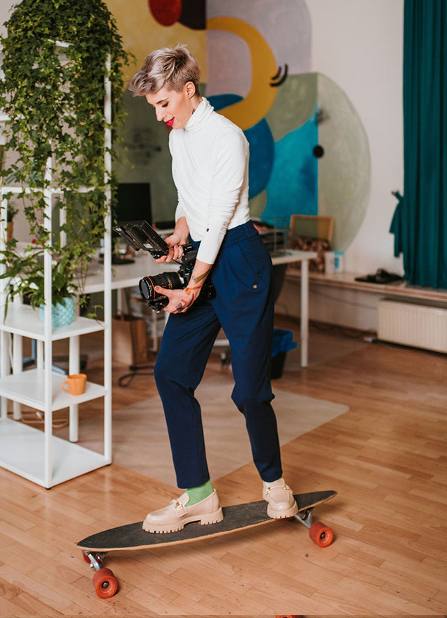 ESTATE BLUE PLEATED TROUSERS