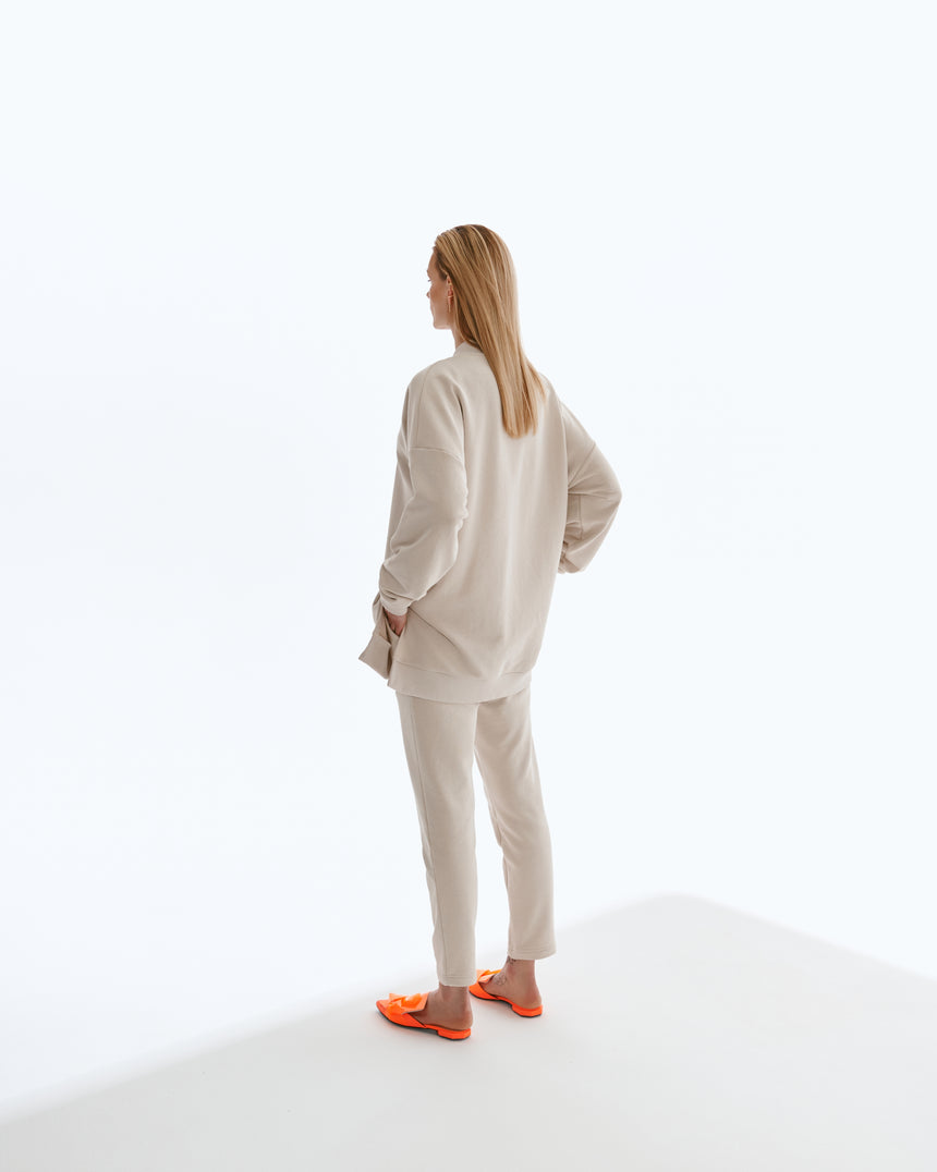 SIMPLE V-NECK PULLOVER