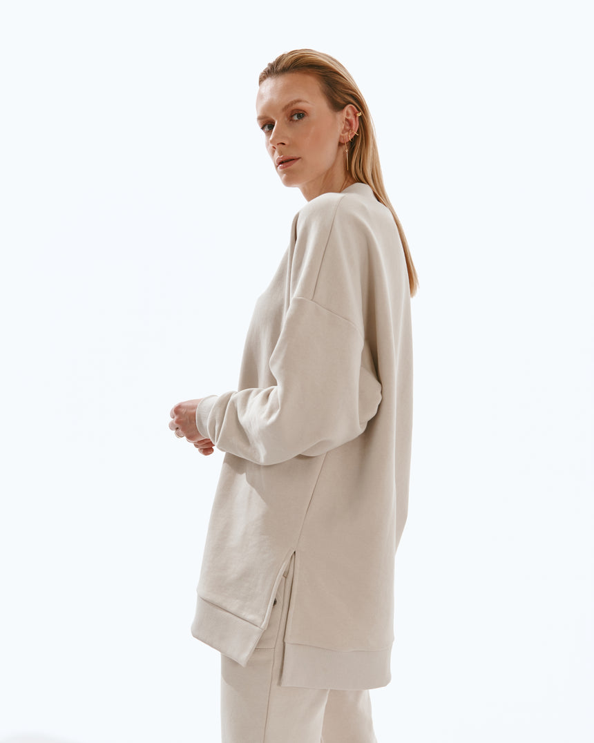 SIMPLE V-NECK PULLOVER