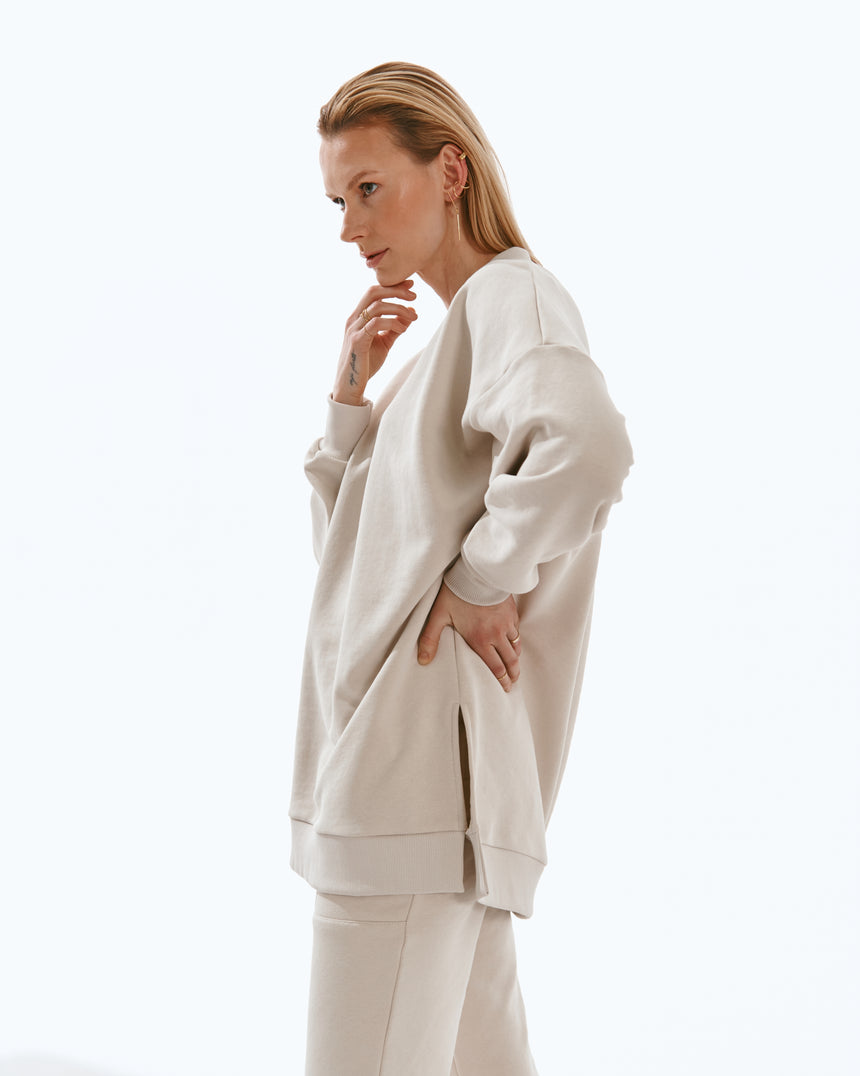 SIMPLE V-NECK PULLOVER