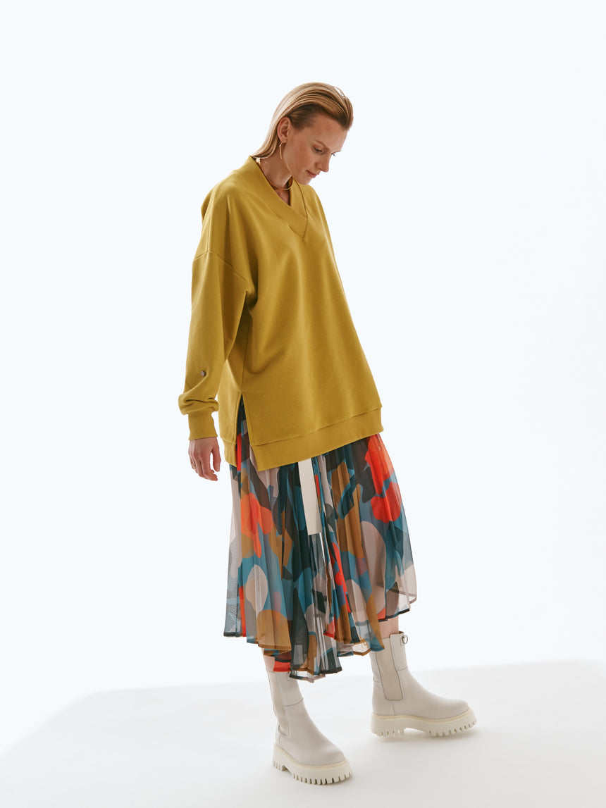 SIMPLE V-NECK PULLOVER