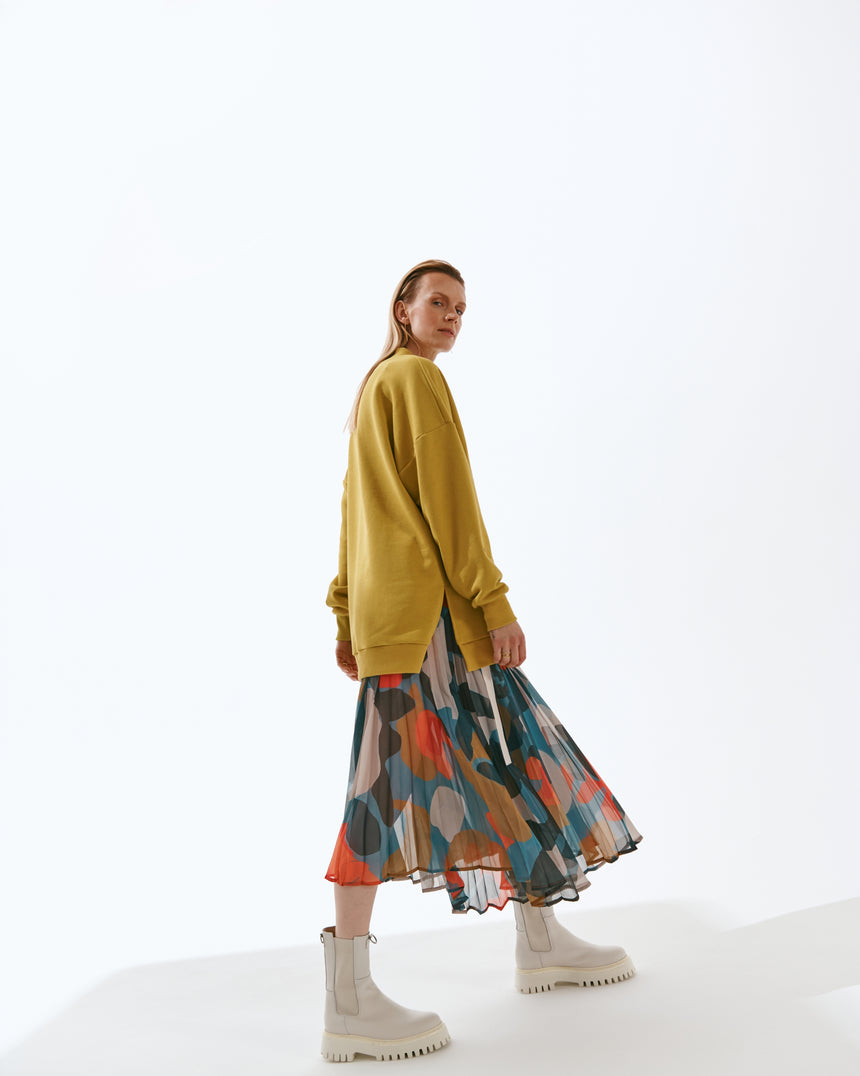 SIMPLE V-NECK PULLOVER