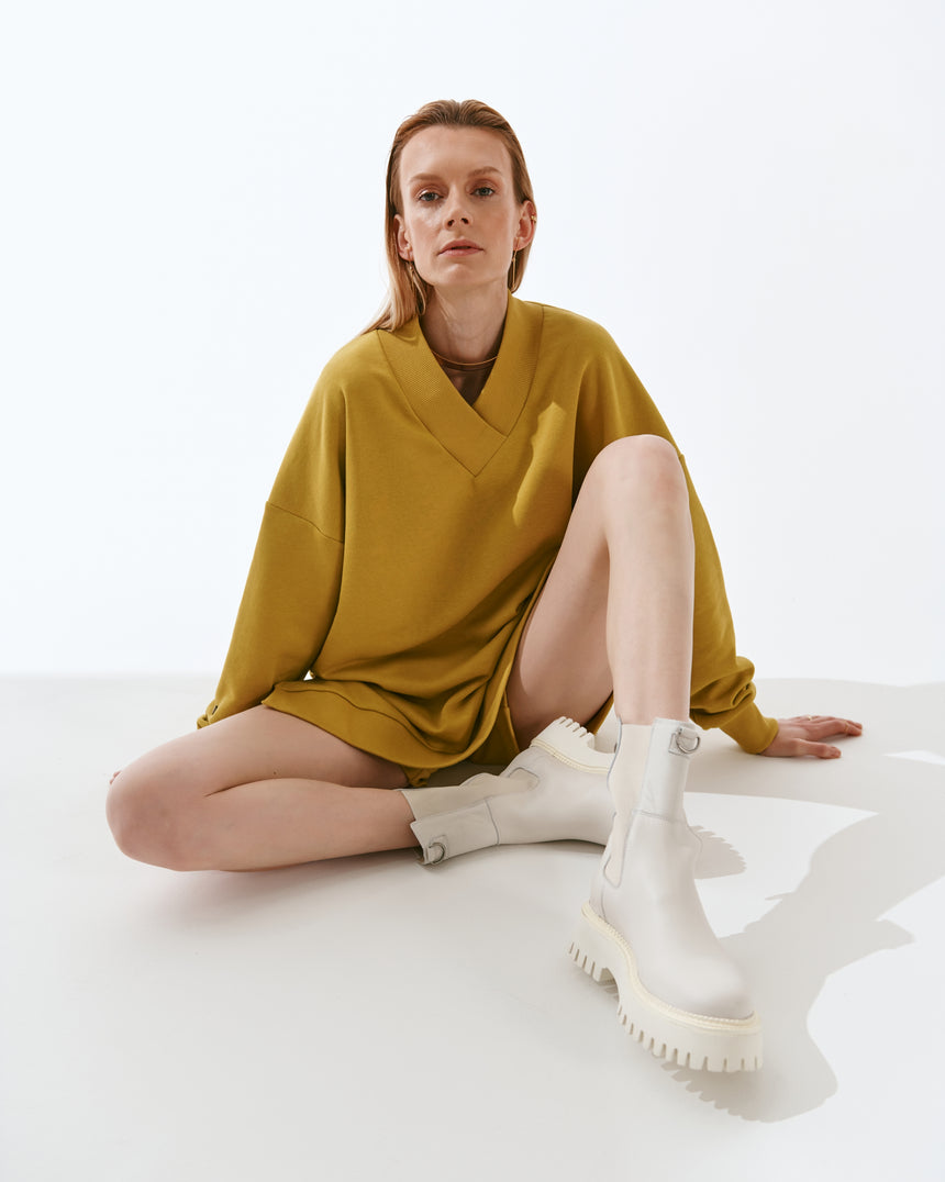 SIMPLE V-NECK PULLOVER