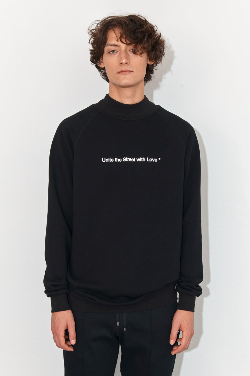 MOONLESS NIGHT TURTLENECK UNITE